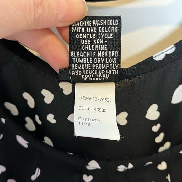 TORRID Black/White Heart Print Georgette Flowy adjustable tank top Size 5X - Picture 5 of 7